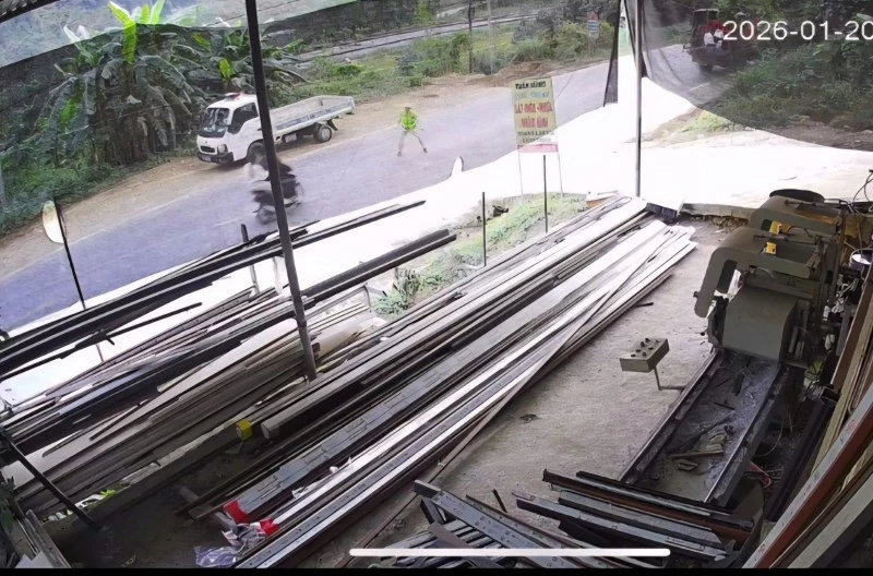 Làm rõ vụ các đối tượng lao xe vào CSGT