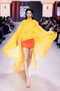 top-model-thuy-duong-tu-tin-sai-buoc-trong-thiet-ke-ta-bay-bong-den-tu-thuong-hieu-cem.jpg