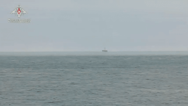 Tàu ngầm nguyên tử Nga phóng thử tên lửa đạn đạo hạt nhân Bulava tầm bắn hơn 9.000 km