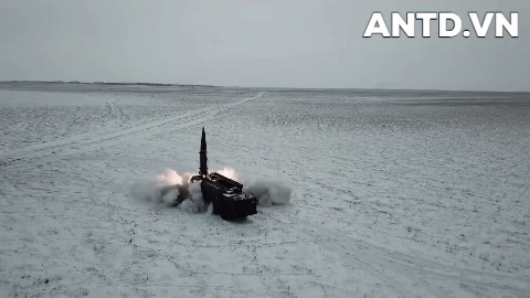 Tên lửa Iskander đang được phóng đi Tên lửa Iskander đang được phóng đi