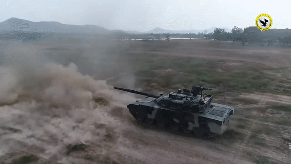 Pakistan mua 679 xe tăng VT4 của Trung Quốc