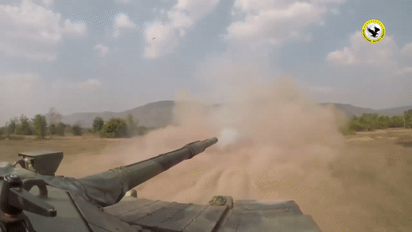 Pakistan mua 679 xe tăng VT4 của Trung Quốc