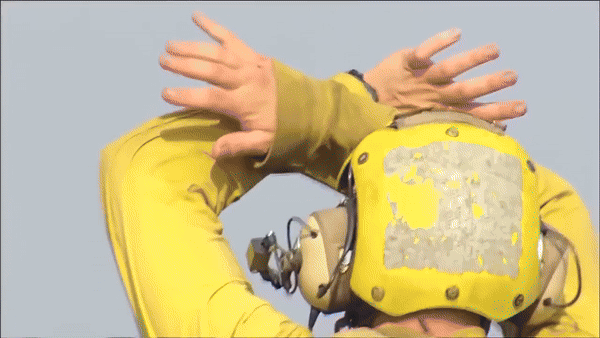 Máy bay được thiết kế với chiều dài: 18.31m; Sải cánh: 13.62m; Chiều cao: 4.88m.