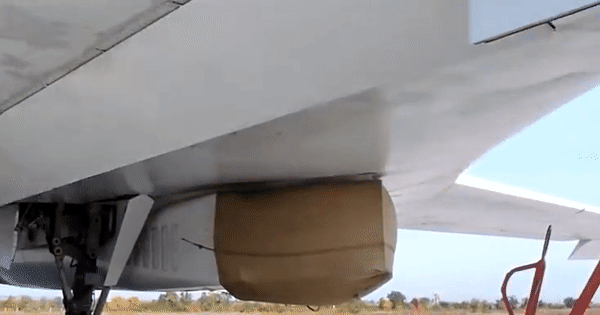 Quyết định hiếm thấy của Nga khi dùng 'thiên nga trắng' Tu-160 tập kích Ukraine