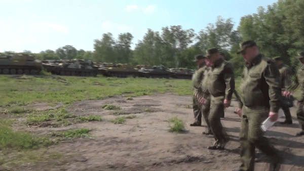 Vì sao quân đội Nga thúc đẩy việc sản xuất xe tăng?