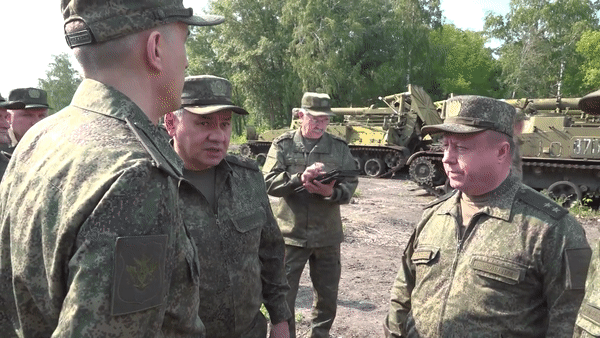 Vì sao quân đội Nga thúc đẩy việc sản xuất xe tăng?