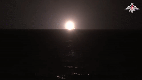 Tàu ngầm nguyên tử Nga phóng thử tên lửa đạn đạo hạt nhân Bulava tầm bắn hơn 9.000 km