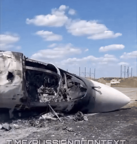 Hình ảnh chiếc Su-34 bị cháy rụi Hình ảnh chiếc Su-34 bị cháy rụi