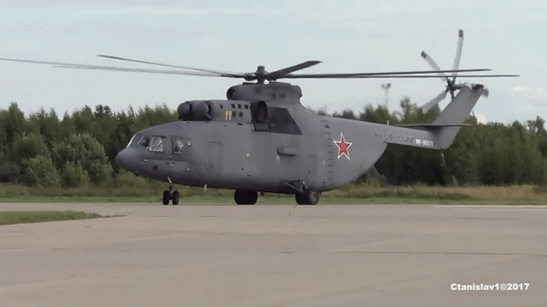 Trực thăng lớn nhất thế giới Mi-26 Nga lập cầu hàng không giải nguy cho Kharkiv?