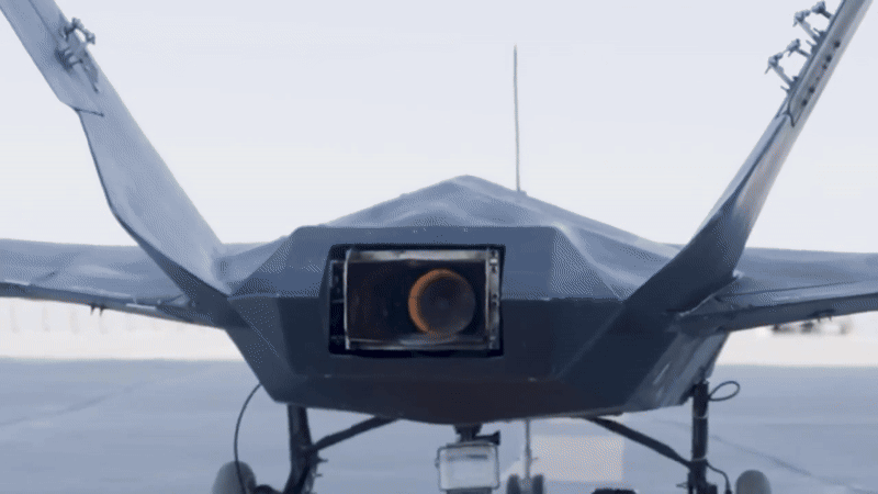 UAV tàng hình JAS-313 của Iran với hình thù đặc biệt