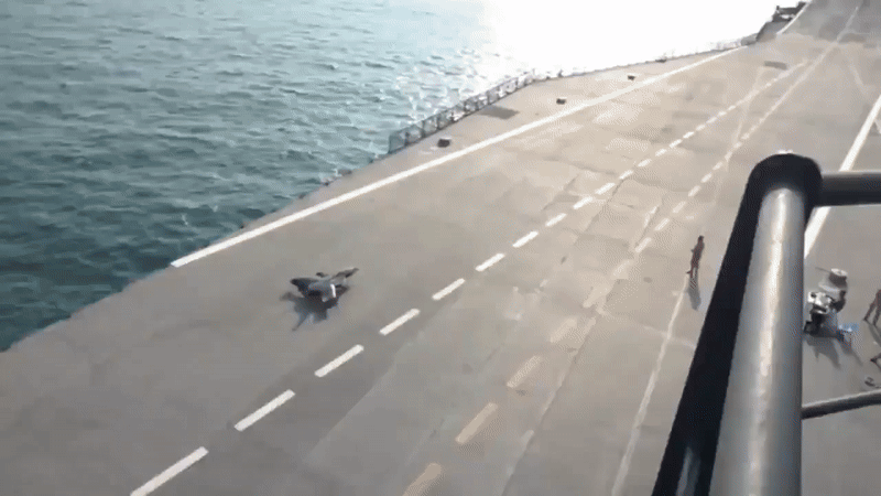 UAV tàng hình JAS-313 của Iran với hình thù đặc biệt
