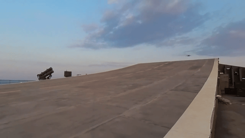 UAV tàng hình JAS-313 của Iran với hình thù đặc biệt