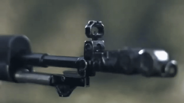 Súng trường tấn công AN-94 dù cực hiện đại nhưng vì sao không phổ biến trong quân đội Nga?