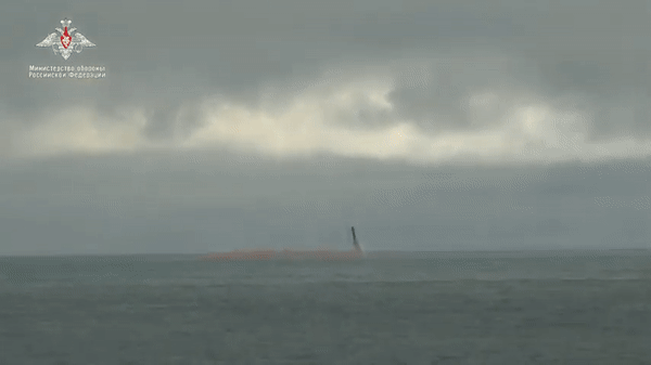 Tàu ngầm nguyên tử Nga phóng thử tên lửa đạn đạo hạt nhân Bulava tầm bắn hơn 9.000 km