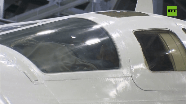 Tổng thống Putin bay trên máy bay ném bom chiến lược Tu-160M