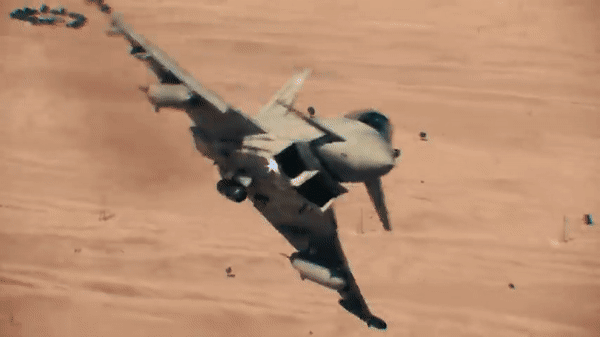 Tiêm kích Typhoon của Anh tiếp cận bán đảo Crimea ở khoảng cách nguy hiểm