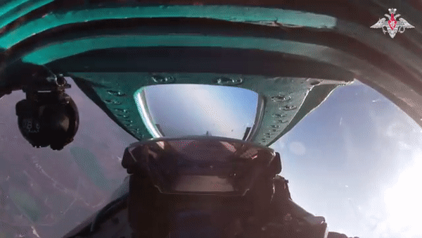 Tiêm kích MiG-31 Nga bốc cháy và lao xuống đất