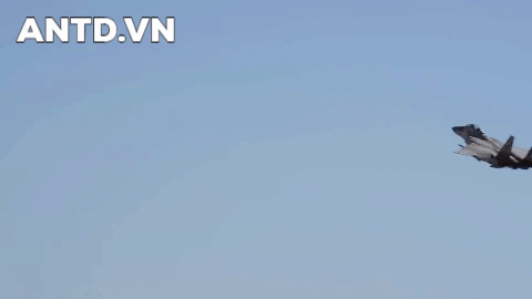 Vì sao Mỹ triệt thoái toàn bộ phi đội 'Đại bàng bất bại' F-15 đồn trú ở Nhật Bản?