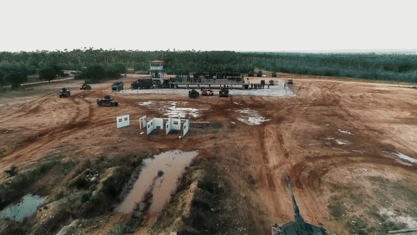 UAV tự sát Lancet Nga chọn đúng vị trí hiểm yếu trên xe tăng Leopard 2A6 để lao tới