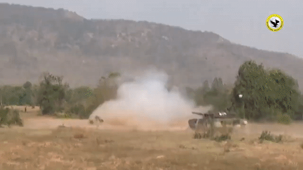 Pakistan mua 679 xe tăng VT4 của Trung Quốc