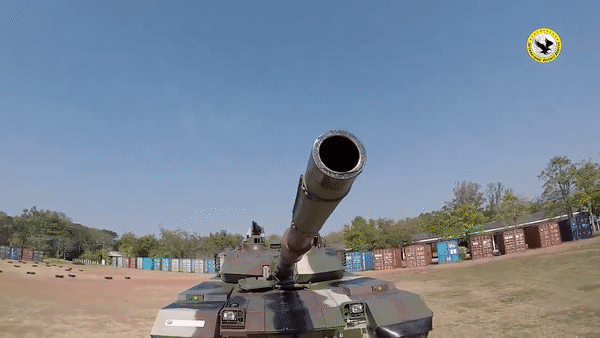 Pakistan mua 679 xe tăng VT4 của Trung Quốc