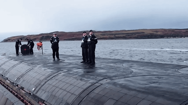 Căn cứ hải quân Anh phong tỏa khẩn cấp vì thủy thủ đùa có bom trên tàu ngầm chiến lược