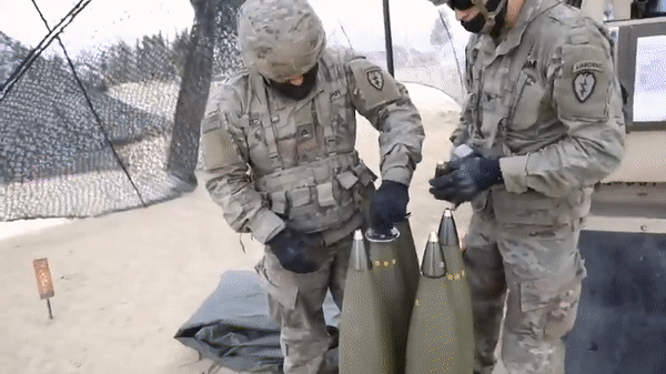 'Chiến thuật phi tiêu chuẩn' Ukraine áp dụng với pháo Caesar khi tấn công đảo Rắn