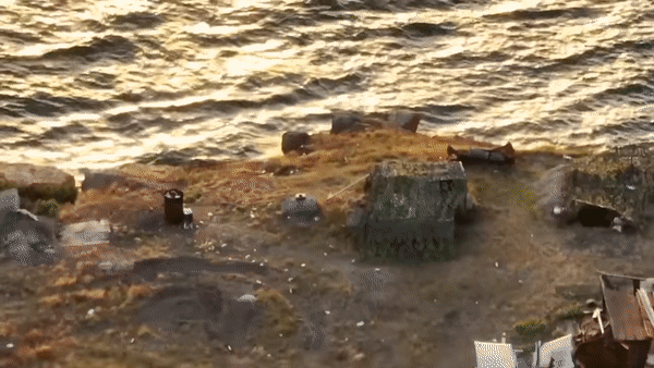 Vừa thượng cờ trên đảo Rắn, lính Ukraine ngay lập tức bị quân đội Nga tập kích?