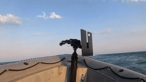 Vừa thượng cờ trên đảo Rắn, lính Ukraine ngay lập tức bị quân đội Nga tập kích?