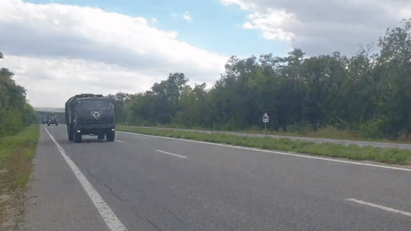 Trực thăng lớn nhất thế giới Mi-26 Nga lập cầu hàng không giải nguy cho Kharkiv?