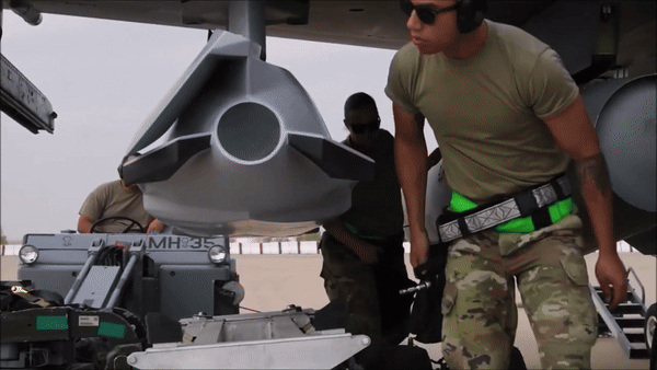 Mỹ sắp chuyển tên lửa không đối đất tầm xa cực nguy hiểm cho Ukraine?