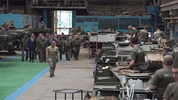 Vì sao quân đội Nga thúc đẩy việc sản xuất xe tăng?