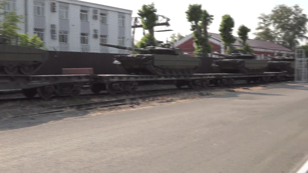 Vì sao quân đội Nga thúc đẩy việc sản xuất xe tăng?