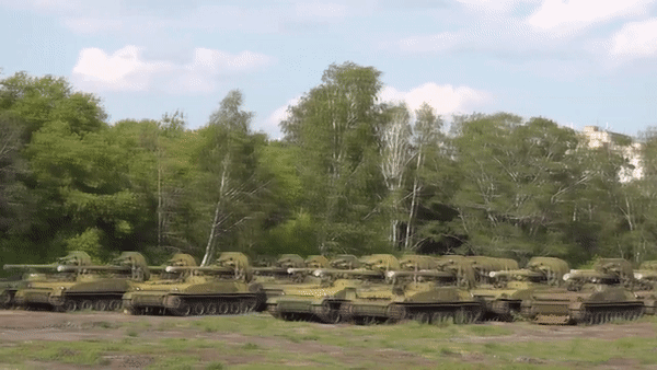 Vì sao quân đội Nga thúc đẩy việc sản xuất xe tăng?