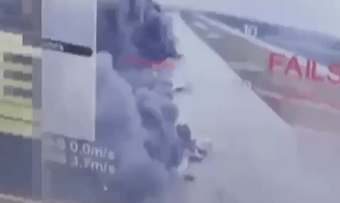 Có ít nhất 4 máy bay giống với Tu-95MS bị bốc cháy trong đoạn clip