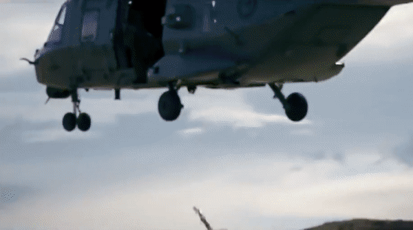 Úc đã cấm bay trực thăng NH90 Taipan cho tới khi sát thời điểm loại biên