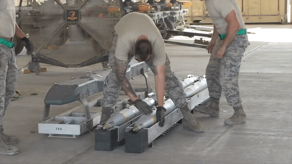 Tiêm kích MiG-29 Ukraine lần đầu trang bị siêu bom thông minh GBU-39