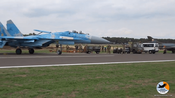 Video tiêm kích Nga - Ukraine không chiến ở Donetsk