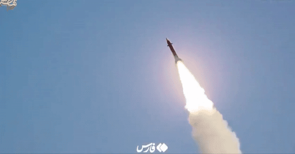 Mẫu tên lửa siêu thanh xuyên thủng lưới lửa phòng thủ của Israel