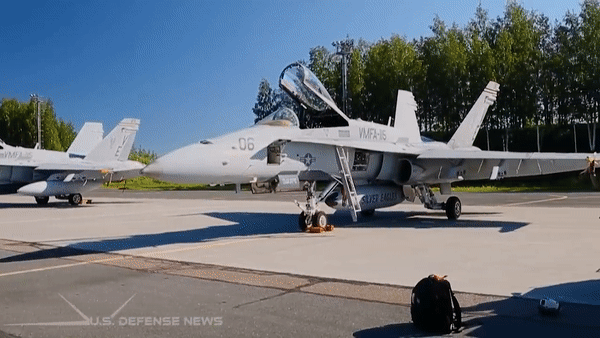 Tiêm kích F/A-18 Hornet Tiêm kích F/A-18 Hornet