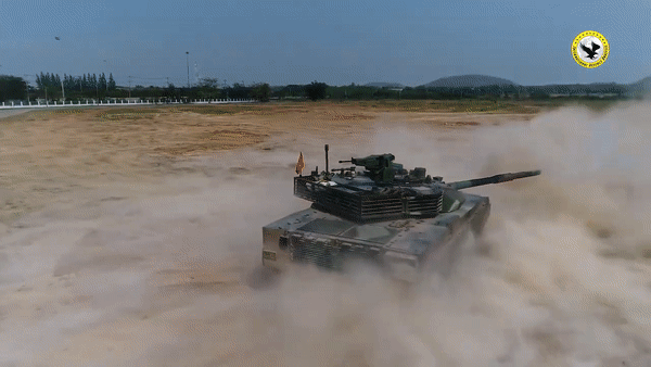 Pakistan mua 679 xe tăng VT4 của Trung Quốc