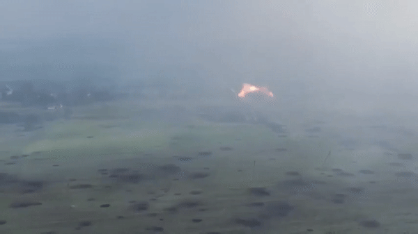 Nga đăng video 'hỏa thần nhiệt áp' TOS-1A 'thiêu rụi' mục tiêu của quân đội Ukraine