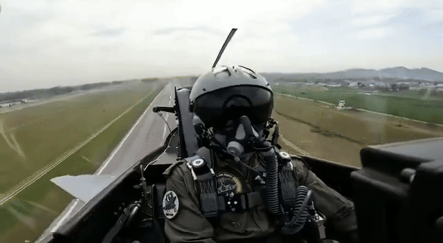 Tiêm kích J-10C Pakistan khiến Rafale của Ấn Độ 'choáng váng' với khả năng gây nhiễu điện tử?