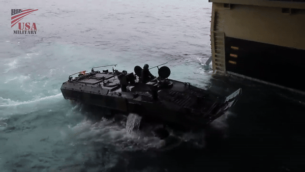 Thủy quân Lục chiến Mỹ nhận được thêm xe chiến đấu lội nước ACV-C mới