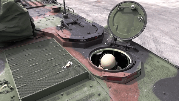 Thủy quân Lục chiến Mỹ nhận được thêm xe chiến đấu lội nước ACV-C mới