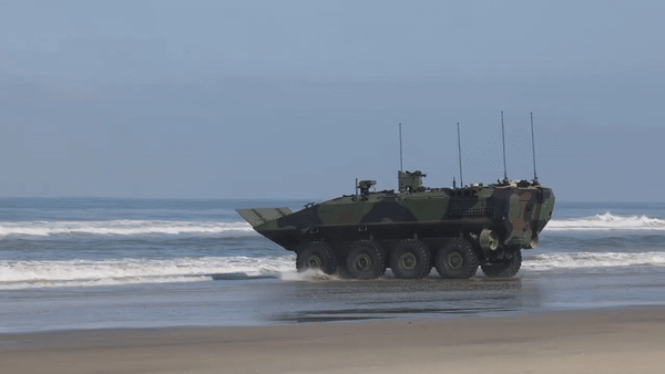 Thủy quân Lục chiến Mỹ nhận được thêm xe chiến đấu lội nước ACV-C mới