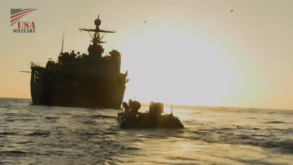 Thủy quân Lục chiến Mỹ nhận được thêm xe chiến đấu lội nước ACV-C mới