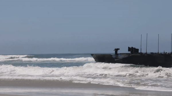 Thủy quân Lục chiến Mỹ nhận được thêm xe chiến đấu lội nước ACV-C mới