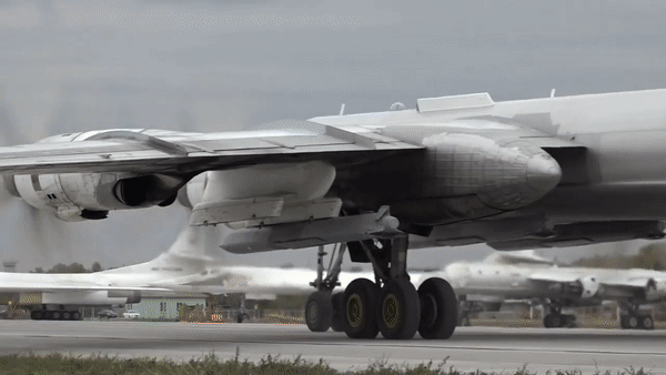 'Hung thần' Kh-101 tập kích kho tên lửa hành trình Storm Shadow