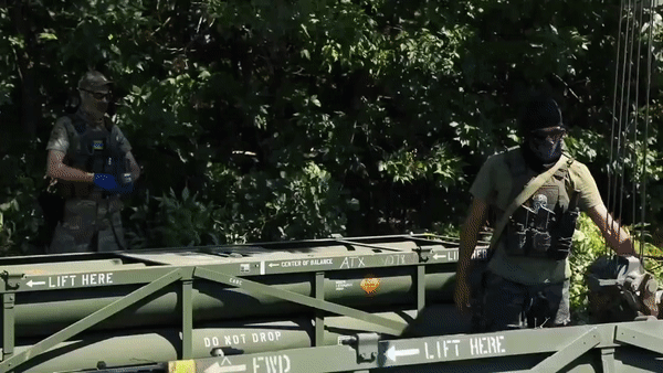 Nga tố Ukraine dùng pháo phản lực HIMARS Mỹ tập kích ‘mục tiêu dân sự’ ở Kherson